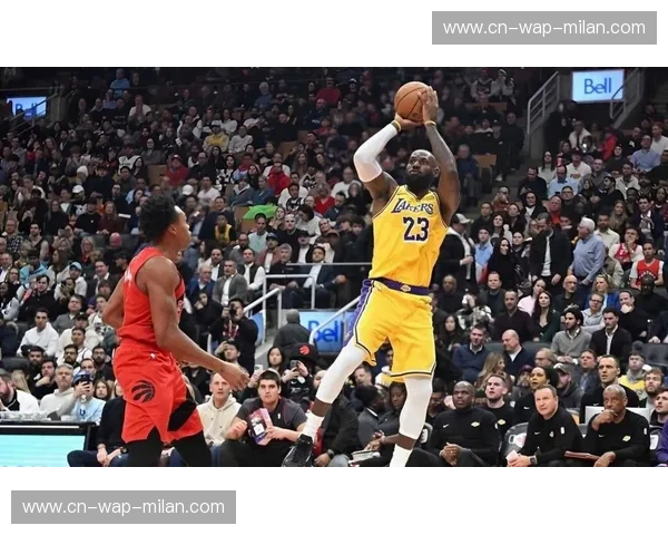 詹姆斯成最老三双先生 湖人险胜独行侠稳住西部第六